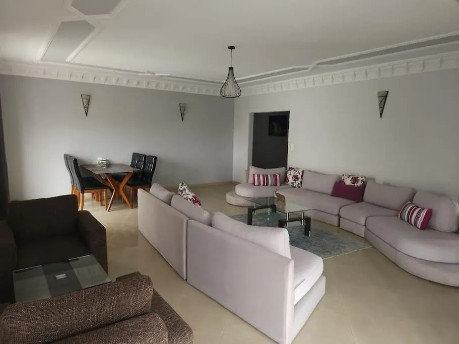 Elegant Appartement De 2 Chambres Sur Bd Anfa Casablanca 0*,  Marrocos